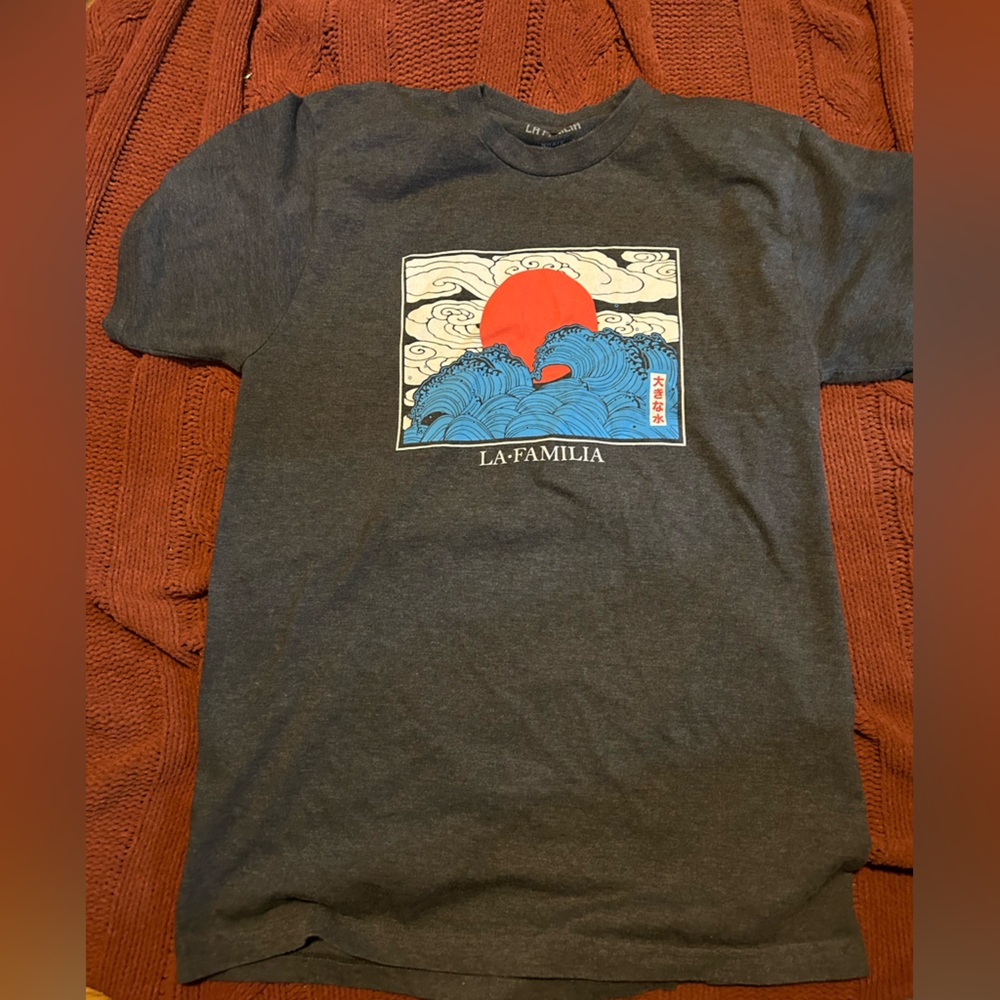 Men’s large la familia t-shirt great used condition